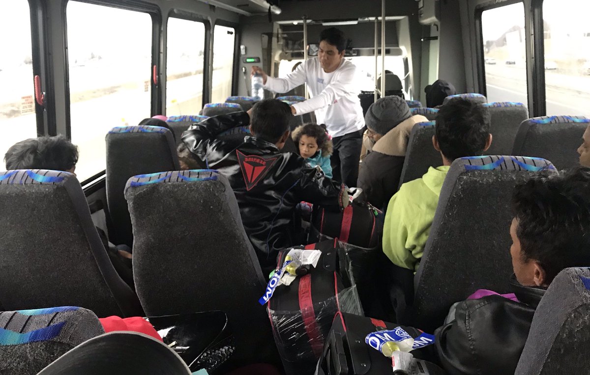 sayedarakani48's tweet photo. RAC team Welcome 9 Rohingya Families to Canada on March 13, 2019. Providing snacks and water on board to KW area. https://t.co/De6qcsEYcW