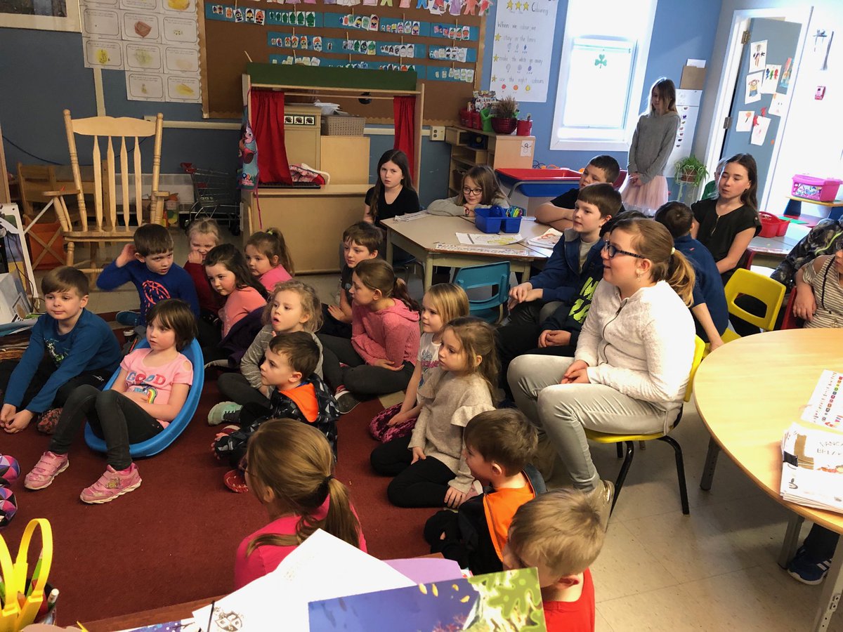 katbart11's tweet image. So much fun sharing our work with Mrs. Grandy’s Kindergarten class! Let’s make this a thing #learningthroughsharing #proudteacher #colleaguesmakemesmile ⁦⁦@Topsail_Elem⁩ ⁦@GrandyGillian⁩