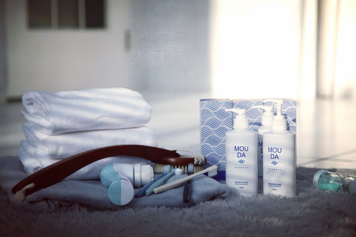 hookskorea's tweet photo. #MOUDA #Shampoo 20% Off!
#HairLoss Prevention &amp; #Dandruff Care
With 29 safe 🌿herbal extracts (90%) 
A perfect choice during pregnancy and also with your kids! (3yrs+)
.
No chemicals such as ❌MINOXYL, ❌LEBEN, ❌MICROGEN, ❌PROPECIA
.
** #LGBTQ+ Beauty by #HooksKorea ** https://t.co/8rm7DRausi