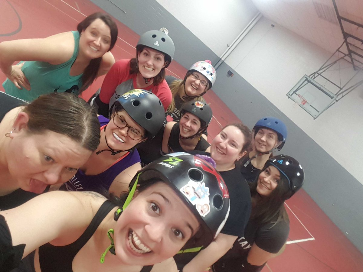 OVRollerGirls's tweet image. While you're enjoying #FacebookDown and #InstagramBlackout2019 😵😭 here's a pic from Tuesday nights #OVRG practice! 

#OhioValleyRollerGirls #rollerderby #DerbyTwitter #Derby #Ohio #OhioValley