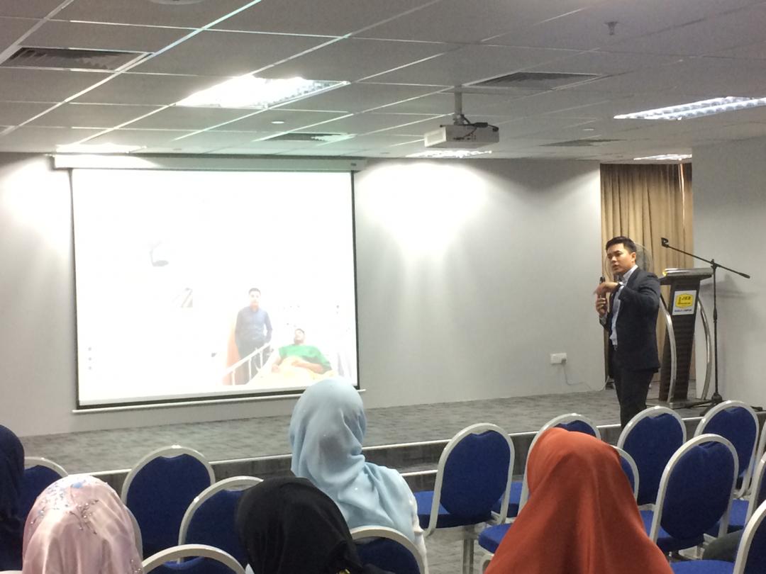 JKRKualaLumpur's tweet photo. 14 Mac 2019 : Satu Taklimat Saraan Hidup Pesakit Kanser daripada Prudential BSN Takaful yang disampaikan oleh Encik Mohd Fikri Bin Jamal di @JKRKualaLumpur.
@JkrklWp
#TogetherWeDeliver
#SayangiMalaysiaku
#WorkAsAFamily https://t.co/Zamb4dam1d