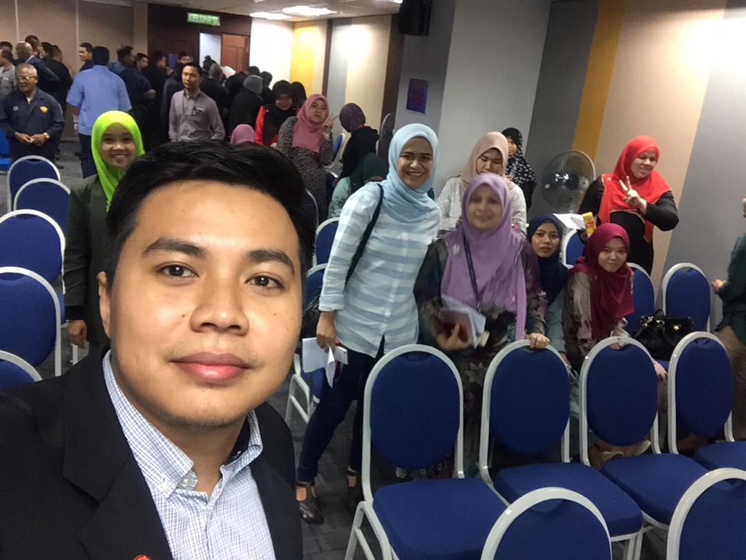 JKRKualaLumpur's tweet photo. 14 Mac 2019 : Satu Taklimat Saraan Hidup Pesakit Kanser daripada Prudential BSN Takaful yang disampaikan oleh Encik Mohd Fikri Bin Jamal di @JKRKualaLumpur.
@JkrklWp
#TogetherWeDeliver
#SayangiMalaysiaku
#WorkAsAFamily https://t.co/Zamb4dam1d