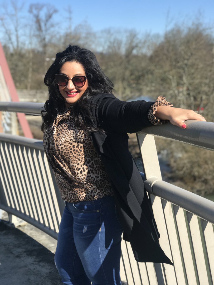 HassanienMona's tweet photo. Motivate yourself to achieve goals, learn something new, and don’t forget to smile 😃 #believeinyourself #confidence #business #companyculture #ftfcu https://t.co/HXxlHD3QCo