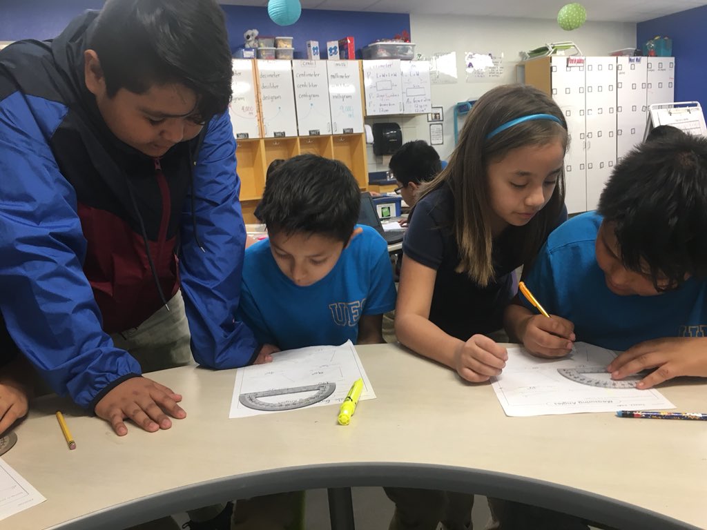 AngelaPena17's tweet image. I’ve learned to encourage my greatest classroom resources when my words fail. Today two of my students demonstrated their ability to be amazing peer coaches. #studentlearning #4thwithPeña #anglemeasurement @Roosilientroos