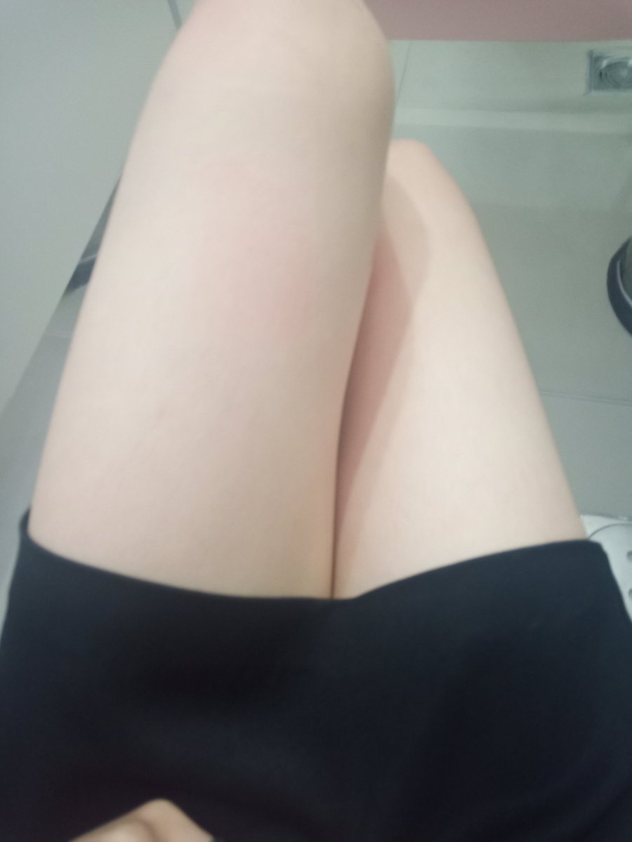 chantaritoon's tweet photo. ลืมใส่เกงในมาทำงาน....ลมพัดเย็นดีนะ https://t.co/9aHz8YoXZt