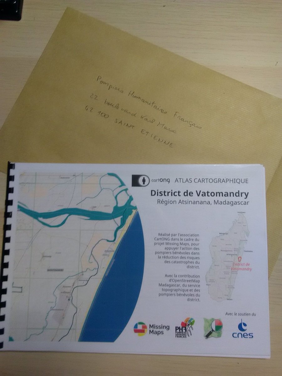 assocCartONG's tweet photo. L'atlas du district de Vatomandry 🇲🇬 réalisé avec @OSM_Mg , est en route vers Madagascar et les pompiers bénévoles locaux avec nos partenaires @pohf42 .
🗺️Retrouvez la version PDF ici : https://t.co/hry0TE5cbQ

Un projet rendu possible par le soutien du @CNES ! https://t.co/tic2zMpwvQ