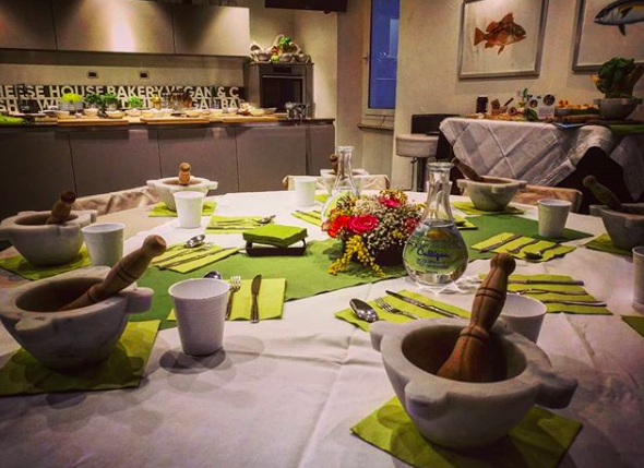 creattivati's tweet image. Stage pronto! Lezione di #pasta e #pesto per i nostri ospiti #cookinglesson #foodexperience #turismoesperienziale #veniteagenova