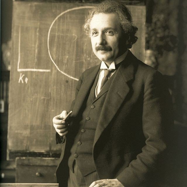 Electrical engineering  student turned world changing giant of physics, Albert Einstein, was born #OnThisDay in 1879. In his later years he was so recognisable people would stop him in the street asking him to explain the theory of relativity - he would … ift.tt/2EYAbe7