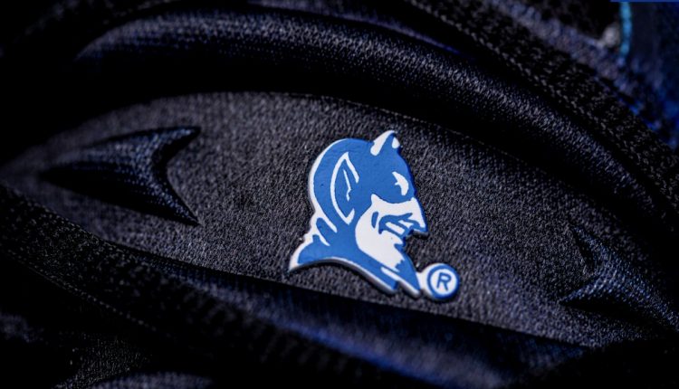 kyrie 5 duke foot locker