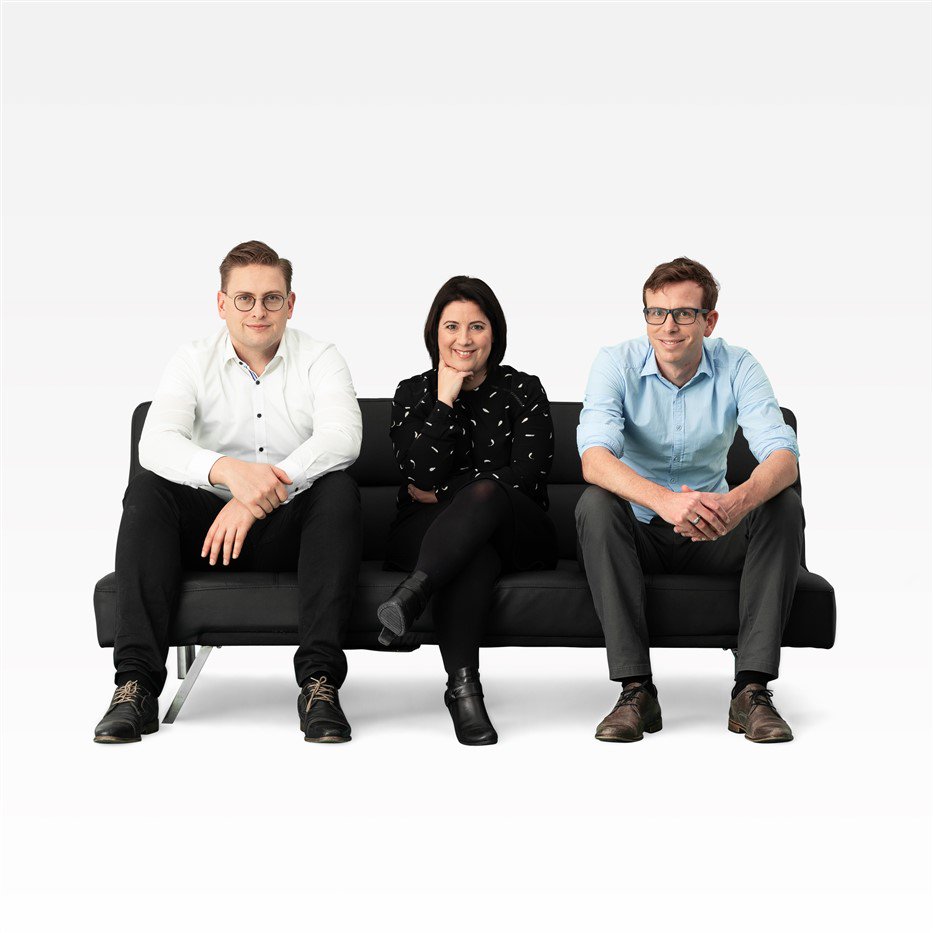 Nieuwe bazen, nieuwe wetten. 
Maar wat als die nieuwe baas jonger is dan jezelf? 
Collega Joost - de oudere - legt het uit op <a href="/WisKeysBE/">WisKeys</a>. Nee, hij staat niet op de foto ;-) bit.ly/2UBAceN
