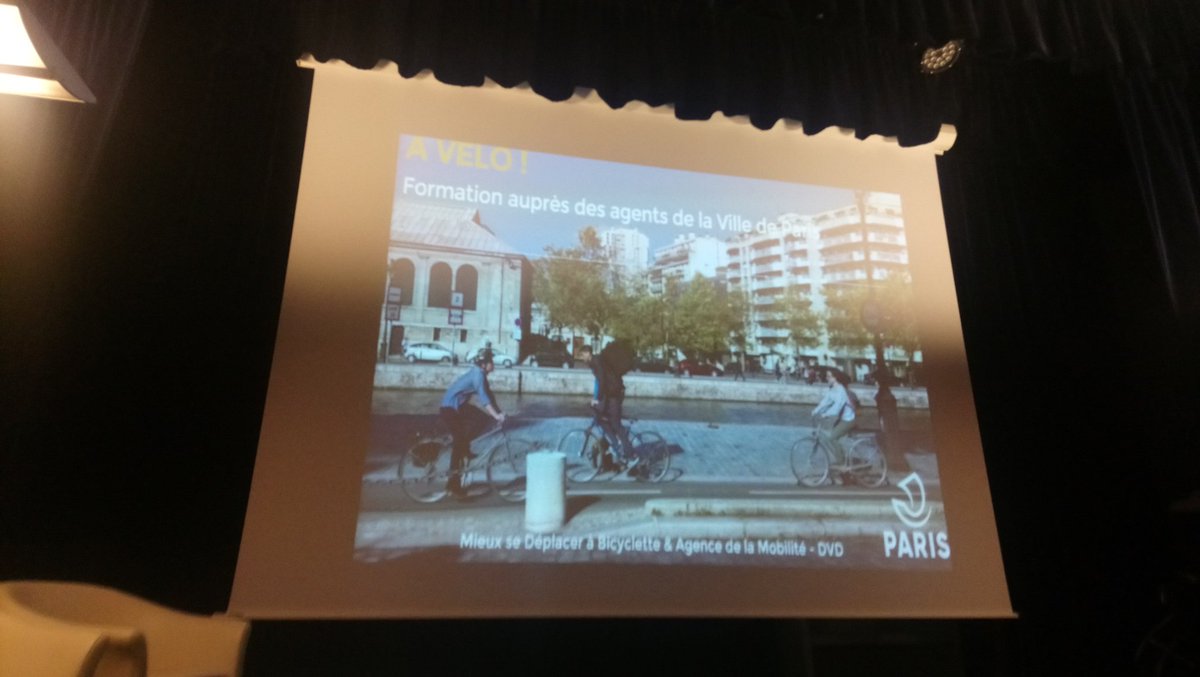 C_Najdovski's tweet photo. La Ville de @Paris soutient les agents qui font le choix de se déplacer à #vélo. Ce matin, près de 150 agents de la Ville de @Paris se forment à la pratique du #vélo. Je remercie @MDBIDF qui, aux côtés de la Direction de la voirie et des déplacements, anime cette formation. https://t.co/wFW6DaAy00