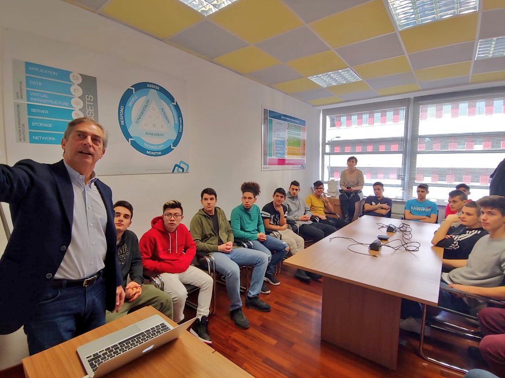 fmdigitale's tweet image. @MI_DigitalWeek Apriamo questa giornata con l&apos;incontro presso sede @omnitechit Gli studenti scoprono opportunità offerte da Industria 4.0 con focus su #cybersecurity #IoT #MilanoDigitalWeek @ComuneMI