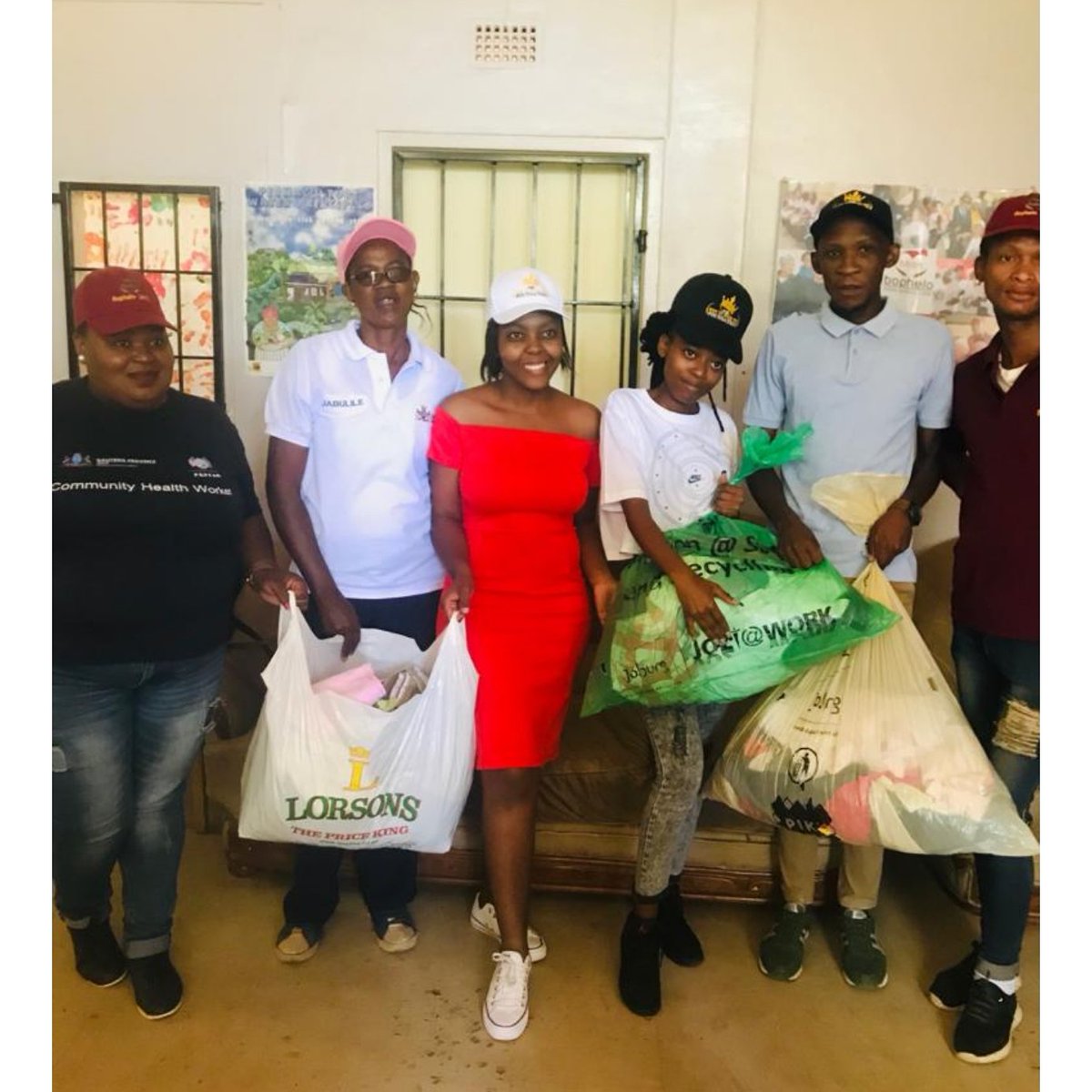 BTSO_Foundation's tweet photo. We donated clothes to Bophelo Home Based Care Centre (Vuka Afrika Foundation) at Meadowlands, Soweto. Seeing them happy and grateful made us happier and more grateful. Cheers to touching lives. #borntostandoutfoundation #elevatingextraordinariness #makingadifference https://t.co/QsLDohfHBU