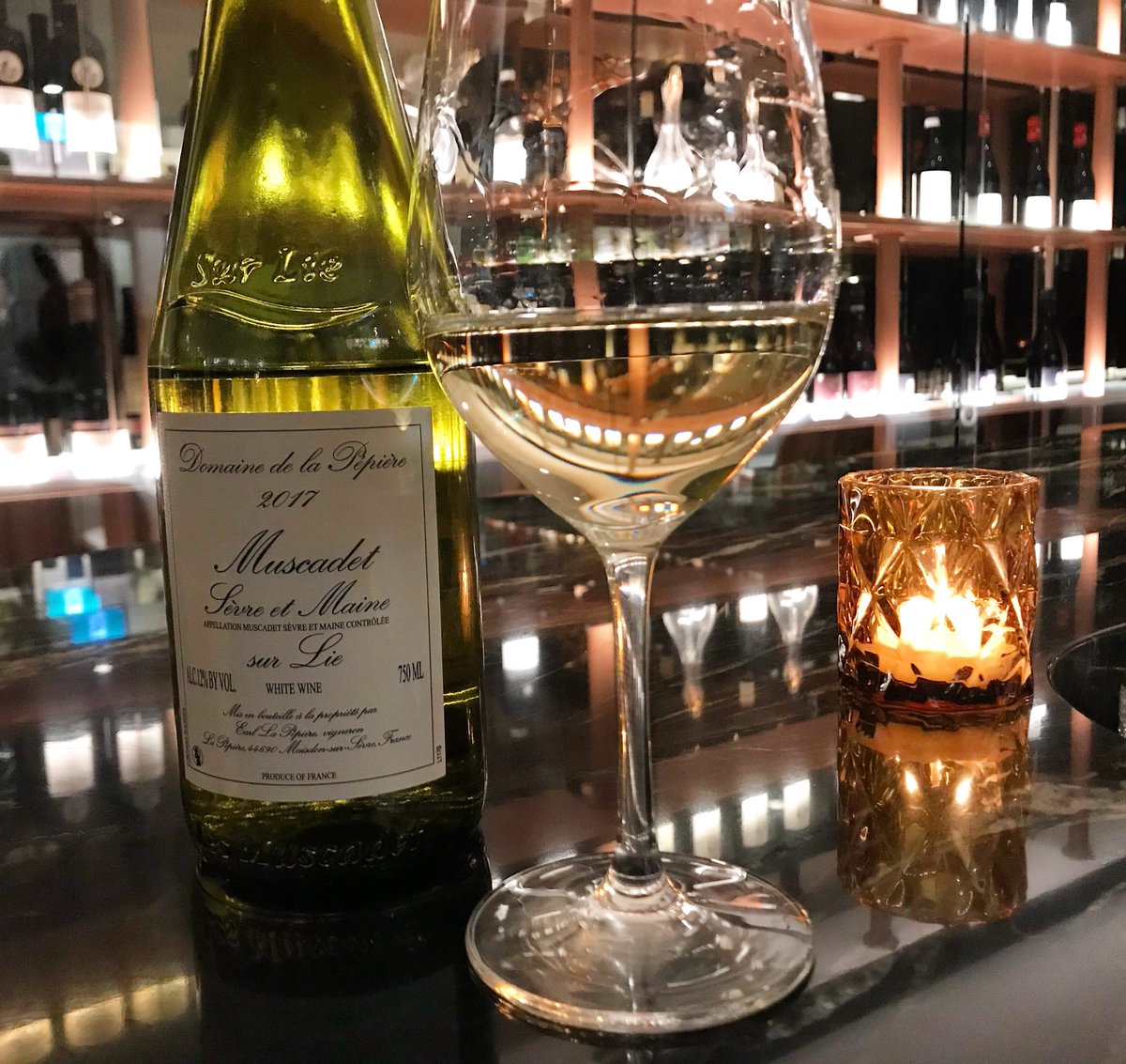 Avelino_Santos_'s tweet image. Its nice to have a restaurant like @verreyvr in my hood.
#summer is coming and they will be opening their patio soon !
+ they launching brunch this weekend !!!