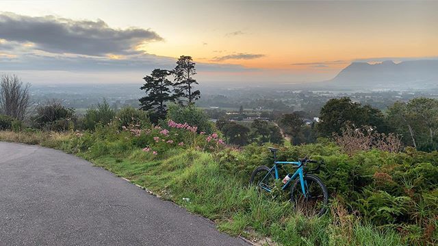 wearebikemob's tweet photo. If you want to see the sunrise, you need to rise up to meet it  #InSearchOfUp. #Wymtm #EarnyourSunrise #Moody #Baaw #BassoBikes #RideUpGrades #BikePorn #AutumnColours #MorningRoll #RidesLikeThis #RoadsLikeThese #WhereIRide #SeekAndEnjoy https://t.co/E6LrVTGfJ6 https://t.co/60GPxqYUhL