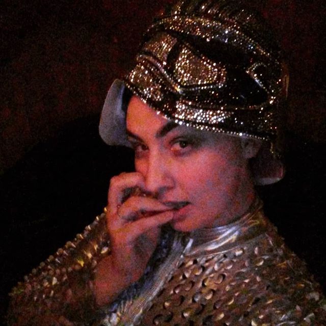 Captain Phasma is ready and waiting for you rebel scum at @devilsadvocatesburlesque 
#seabq #burlesque #showgirl #nerdlesque #seattle #caphill #backstage #nativeshowgirl #indigenous #rhinestones ift.tt/2Tzq7CL