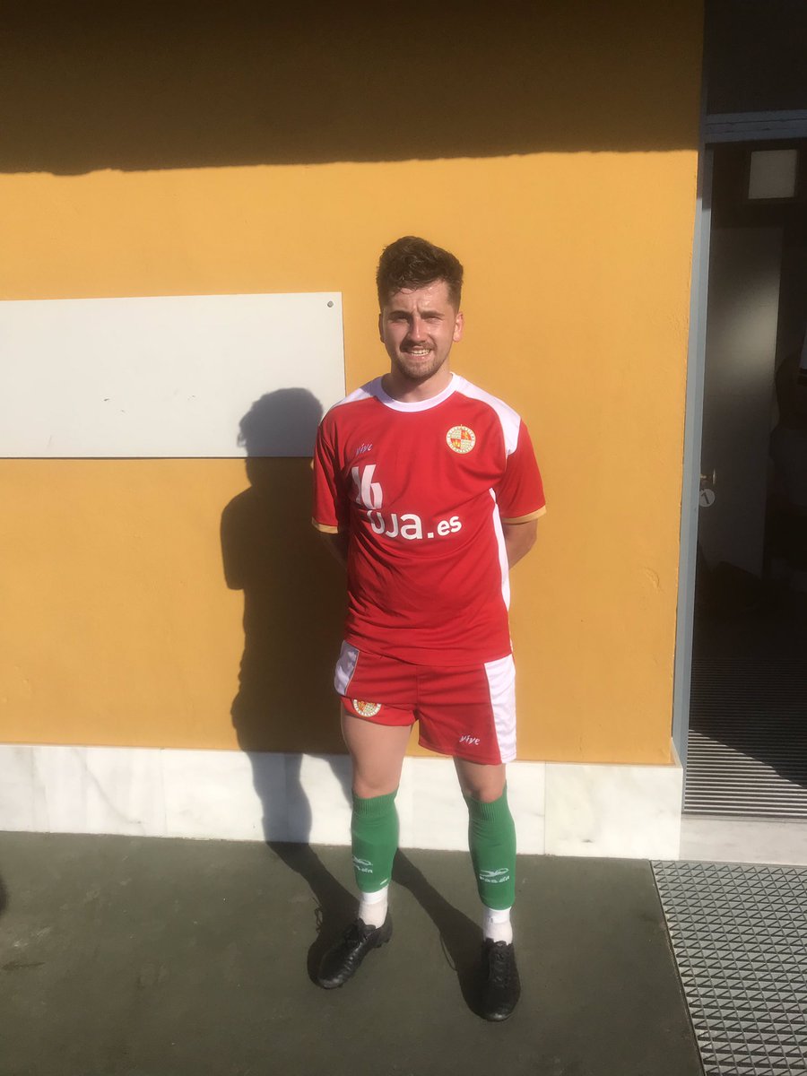 Desde el club nos alegramos enormemente de la presencia de nuestro central <a href="/antonio8beas/">Antonio Martínez®</a> con la universidad de Jaén en el campeonato de Andalucía de Universidades que esta disputando.Le deseamos suerte en su lucha por el 3º puesto mañana frente a Huelva. Pepo uno de los nuestros