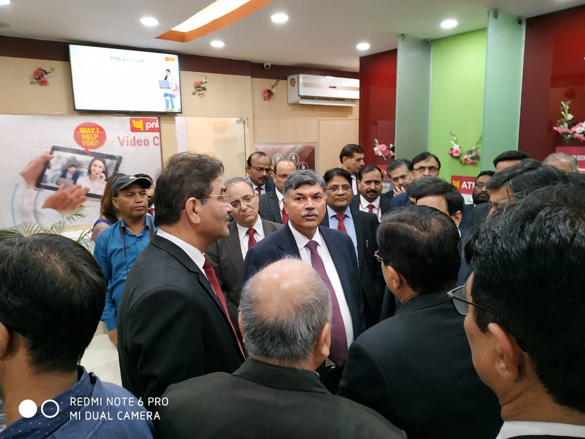 ISG_Payments's tweet image. ISG Inaugurating Instant Card issuance machine! at Punjab National Bank! Now banking is not only easy but faster than before!

#banking #InstantCards #FastBanking
