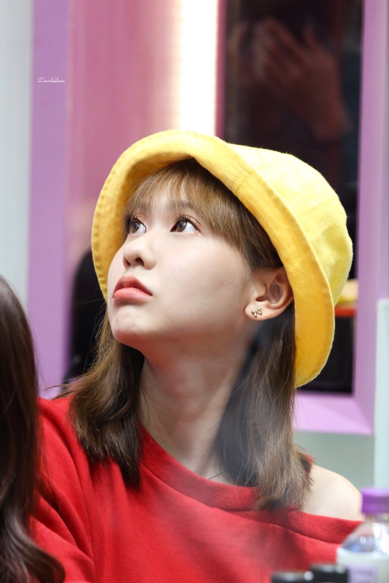 :) tweet media