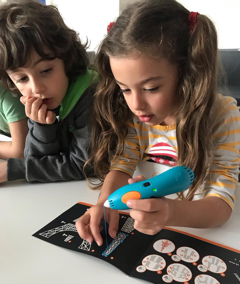 trakya_koleji's tweet image. Bilim ve Teknoloji Haftası Etkinlikleri kapsamında; Robotrak Robotik Kodlama Akademimizde 3 Boyutlu teknolojiyle tanışan 1.sınıf öğrencilerimiz, bu hafta 3D kalem ile kendi nesnelerini oluşturdular. #bilimveteknolojihaftası #robotrak #3dkalem #robotikkodlama