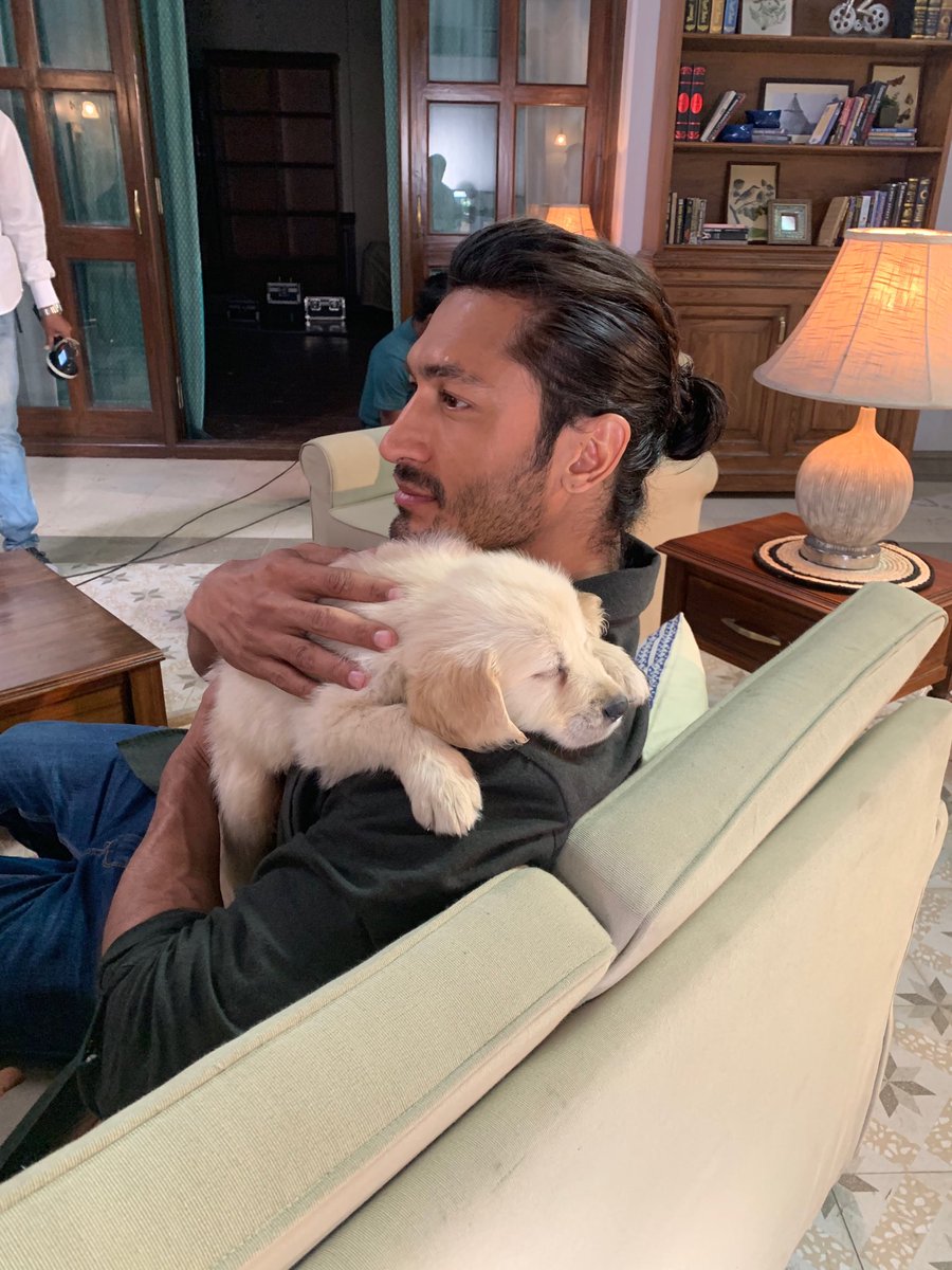 VidyutJammwal's tweet photo. There is a time for running around and then there is time  to Sleeeeeep https://t.co/6Z01rYIvLg