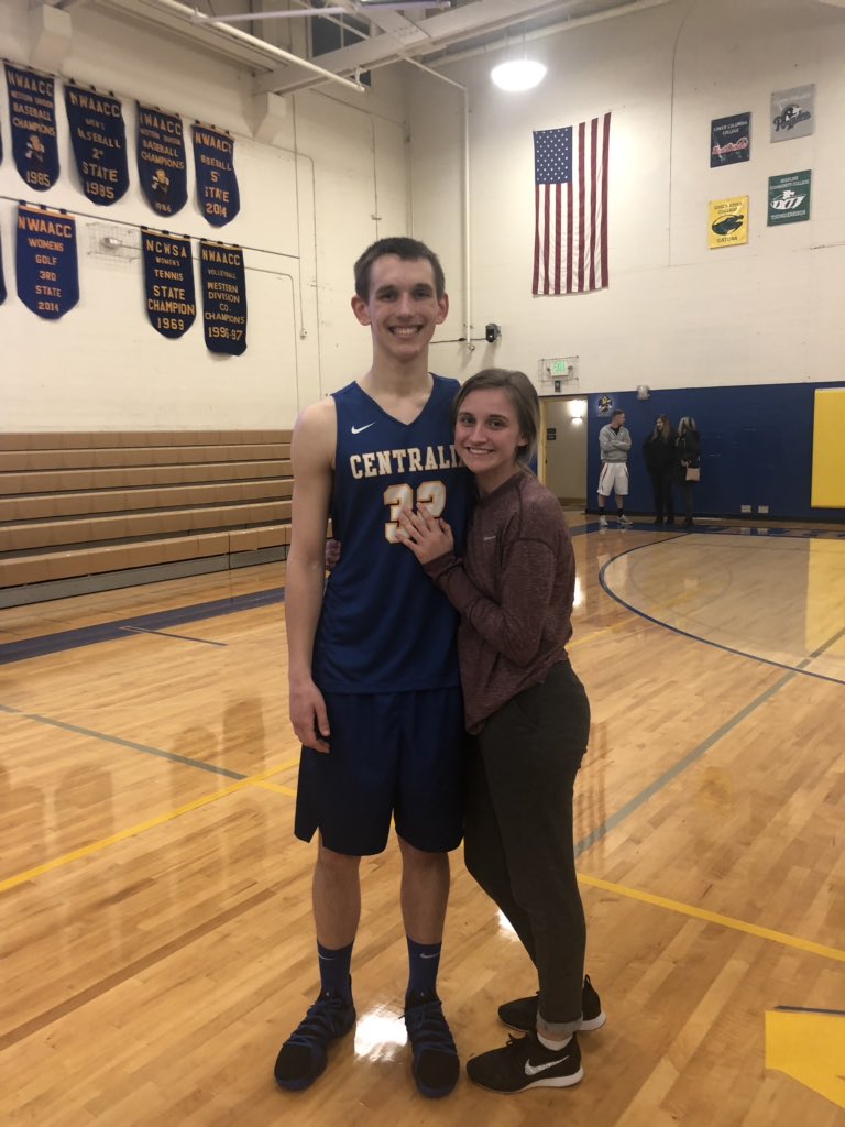 EmilyMetzenberg's tweet image. My FAVORITE senior all-star player! Proud of him always 😍💕🏀 #iloveyouu