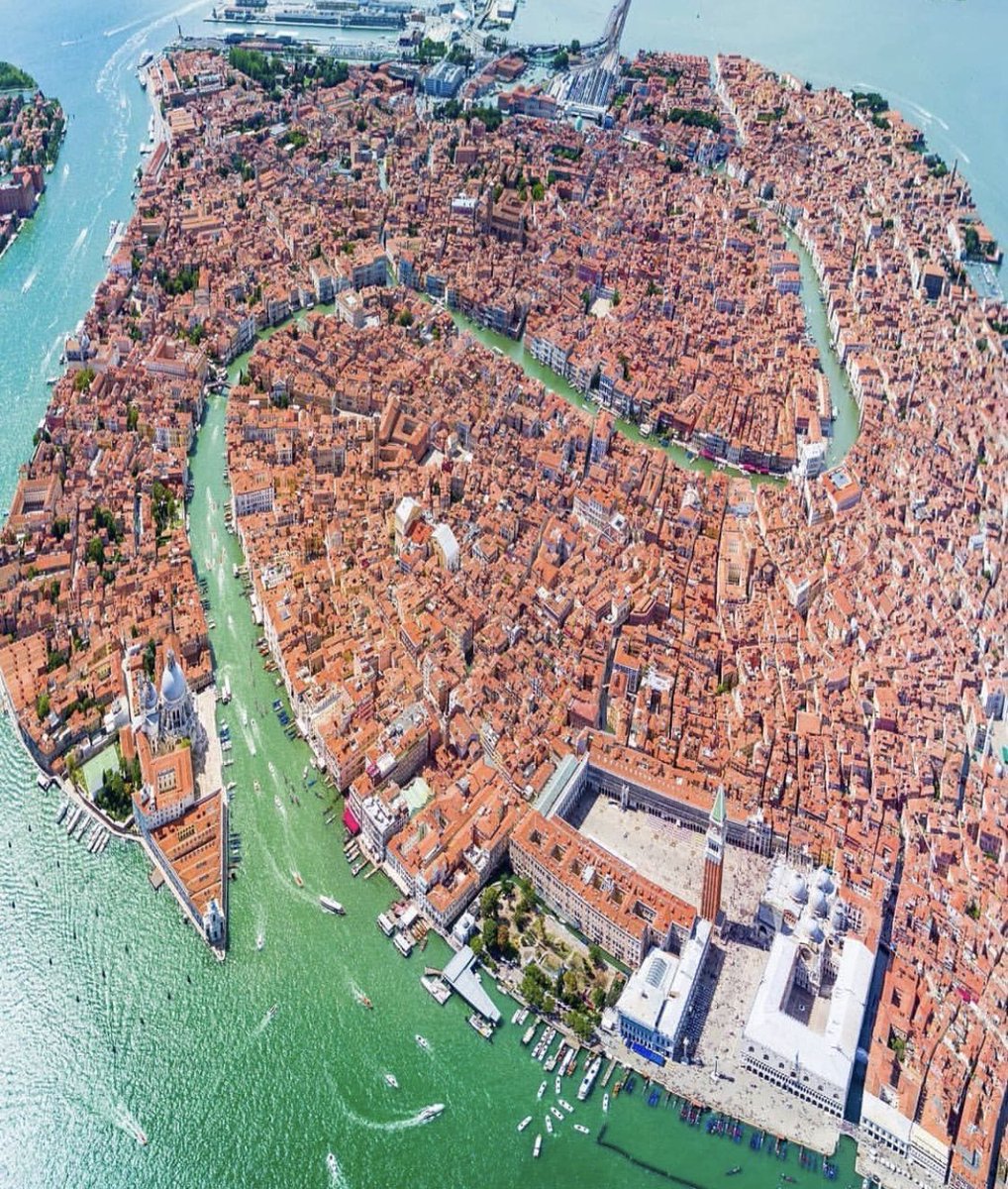 off2italia's tweet photo. Bird’s eye view of the wonder that is Venice! 

https://t.co/0sZPpj4mfS - An Italian Experience
#CookItalian #SpeakItalian #TravelItaly #ItalianExperience #Venice #Art #Photography #Italy #Travel https://t.co/k3Ji8dD98x