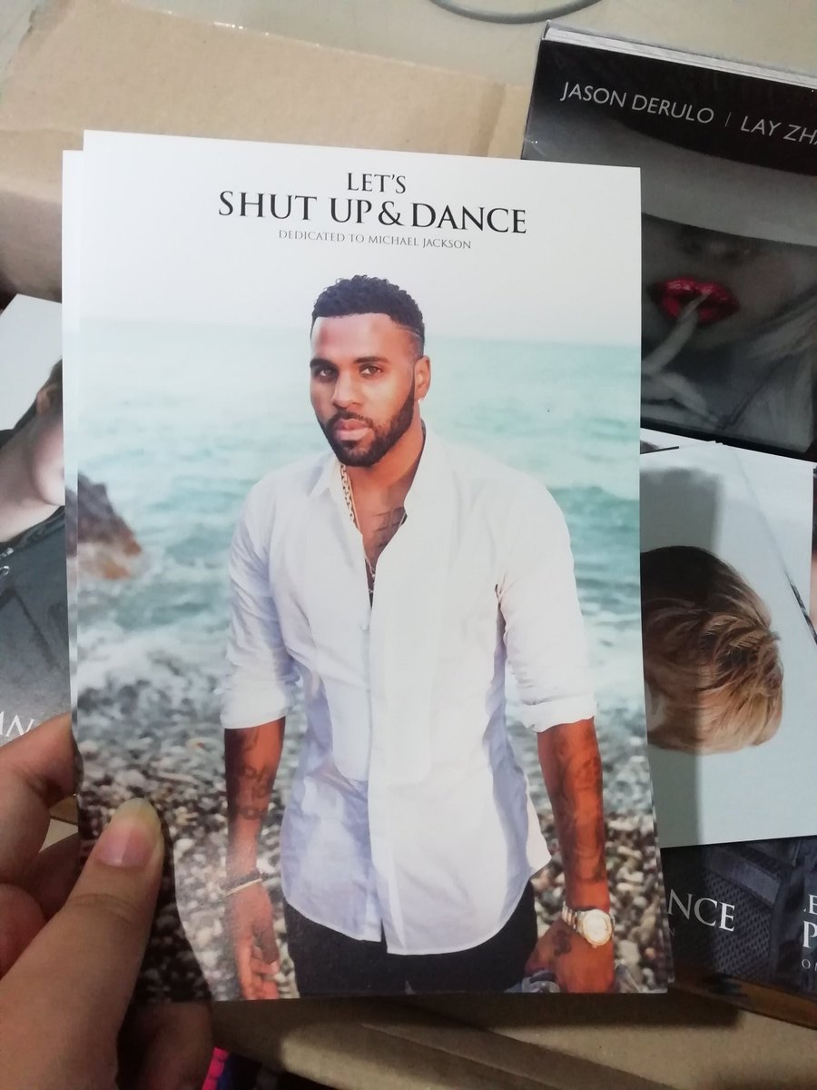 chyulp's tweet photo. ใครเป็น แฟนคลับหรือชื่นชอบ #JasonDerulo #Deruler #ThaiDerulers #Derolofamily แจกให้ฟรีเลย 1คน/1ใบ แต่ขอค่าส่ง30บาทนะคะ 😂😂 สำหรับลูกค้าที่สั่งซื้อของกับเราอยู่แล้ว เราจะส่งรวมกันกับออเดอร์ที่สั่งให้ค่ะ DMมารับได้เลยค่ะ @JasonDeruloTH ให้แอดมิน1ใบ 😘รบกวนฝากหน่อยค่า https://t.co/v31MOxKHwg