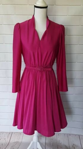 izaynstore's tweet photo. Vintage Sears The Fashion Place Dress Mauve 10 Long Sleeve V-Neck Pleated Belt 

SHOP NOW : https://t.co/lB9lLLOp83 https://t.co/qiL7yU6i2a