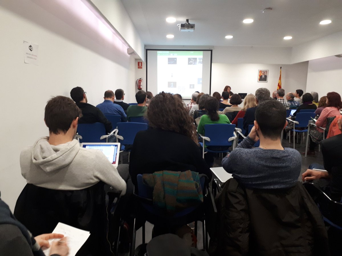jmaldea's tweet photo. Molt bona i interessant exposició de @marisolbcn explicant la gestió de @culturadigicat a la 27a #copGencat de #xarxessocials. Els continguts frikis també tenen el seu espai a @gencat 🖖🏼 https://t.co/YdOOfQpMh1