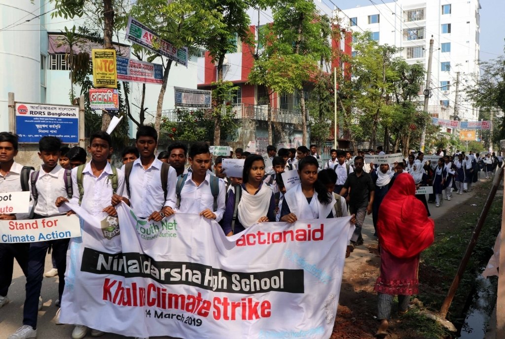 Syeda Lamia Hossain (@l_a_m_i_a_01) on Twitter photo #Children on the streets of #Khulna in #Bangladesh are demanding action for #climatechange.
#savethefuture #climatestrike <a href="/GretaThunberg/">Greta Thunberg</a> <a href="/AABangladesh/">ActionAid Bangladesh</a> #Children on the streets of #Khulna in #Bangladesh are demanding action for #climatechange.
#savethefuture #climatestrike <a href="/GretaThunberg/">Greta Thunberg</a> <a href="/AABangladesh/">ActionAid Bangladesh</a>