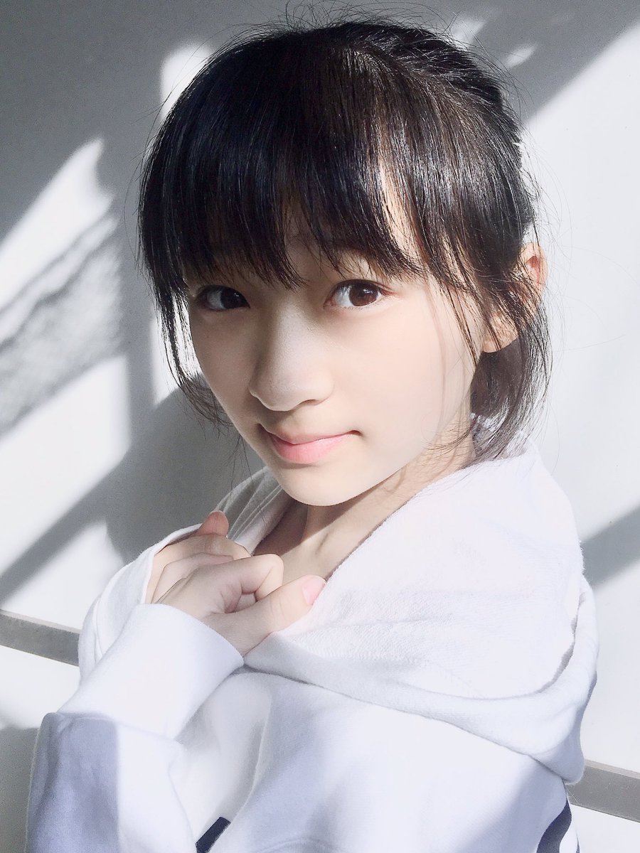 maeno_ema's tweet photo. ポニーテールできるくらい髪が伸びてきました。
伸ばすかボブか迷うなぁ…

いよいよ明後日‼️
会いに来てね❤️

Chu→Boh学園2018年度卒業記念サイン会 （神保町）
開催日時：2019年03月16日（土）12:00～
開催場所：書泉グランデ7F
詳細⇒https://t.co/rtzuKnEyOT
只今書泉グランデBFで参加券配付中。 https://t.co/j86q9bFdby