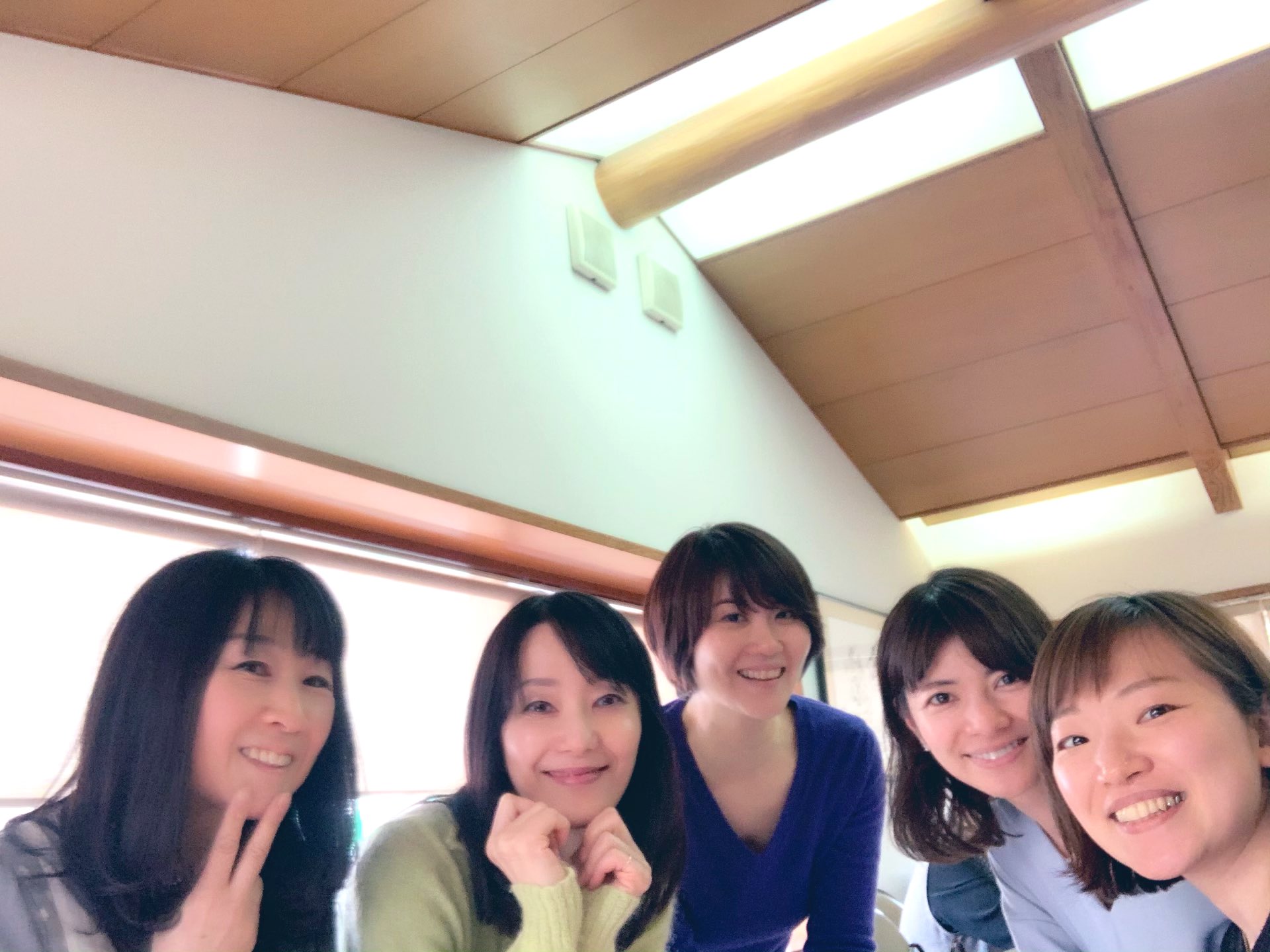 山根舞 大大大好きな先輩方とランチご一緒させていただきました 心もお腹も満たされて幸せです あたりまえじゃないこんな時間を大切にしたいな 写真左から 深見梨加 さん 田中敦子 さん 湯屋敦子 さん 山根舞 たかしたみか さん 山根舞 大大大好きな先輩方とランチご一緒させていただきました 心もお腹も満たされて幸せです あたりまえじゃないこんな時間を大切にしたいな 写真左から 深見梨加 さん 田中敦子 さん 湯屋敦子 さん 山根舞 たかしたみか さん