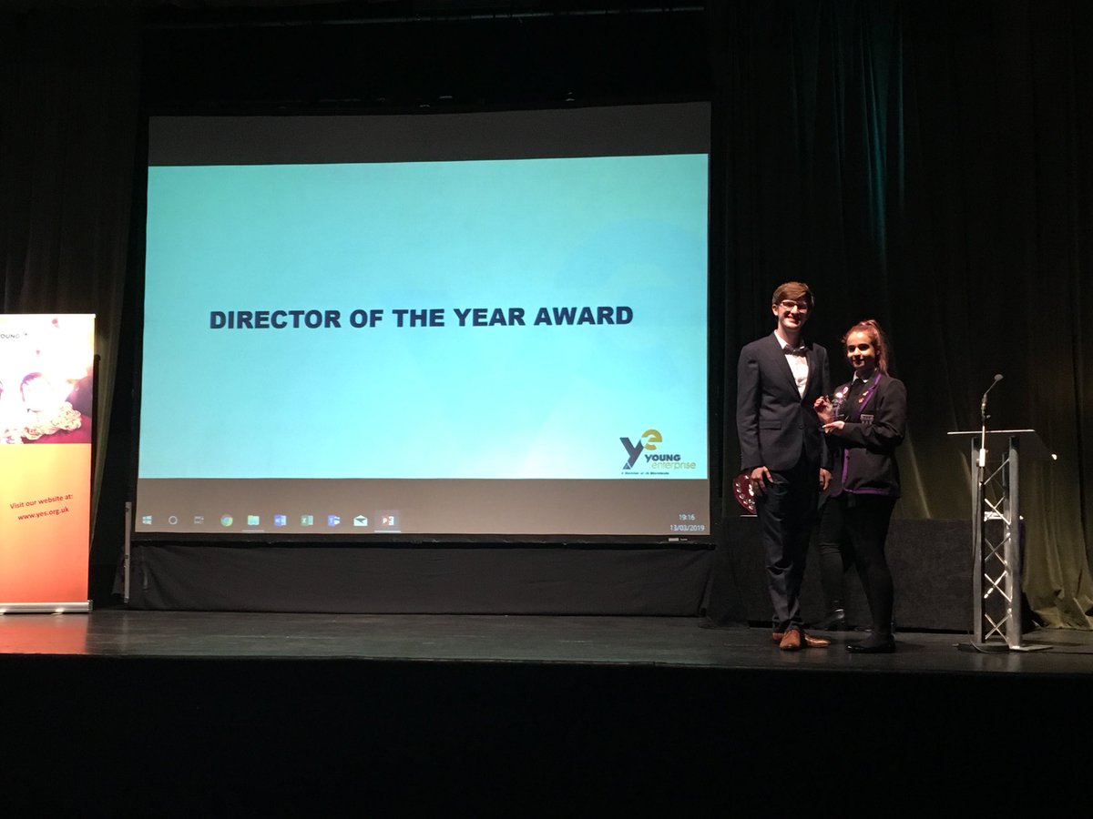 Congratulations to Charlotte Kane, Forth Valley Director of the Year. A fantastic achievement! Award presented by <a href="/FraserM_UK/">Fraser Morrison FRSA</a>, Chair of @YES_ForthValley. <a href="/YE_Scotland/">Young Enterprise Scotland</a> #EnterpriseForAll