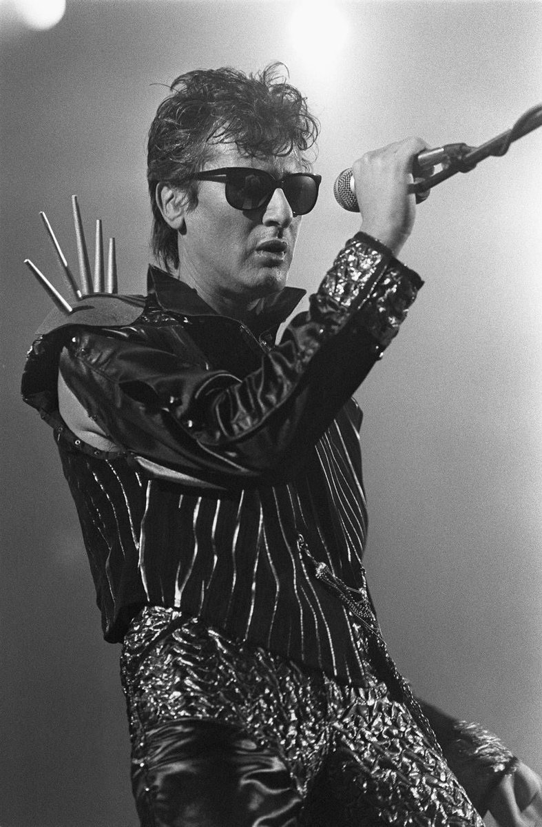 SensCritique's tweet photo. Alain Bashung, 10 ans déjà. https://t.co/bEM6YNdA9W
