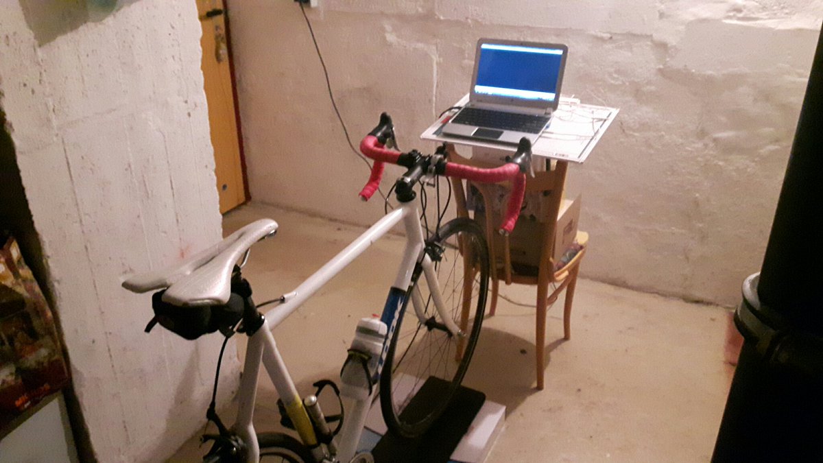 BiciSvet's tweet photo. Basement hard work/ ili ti gledam horor filmove (u podrumu) da bih vrteo brže... A što kaže @bventil "Ljudi plaćaju za taj 5D filing u bioskopu" #neprocenjivo #biciklizam #bajsologija u #podrum 😁 https://t.co/Si8HmewaYs