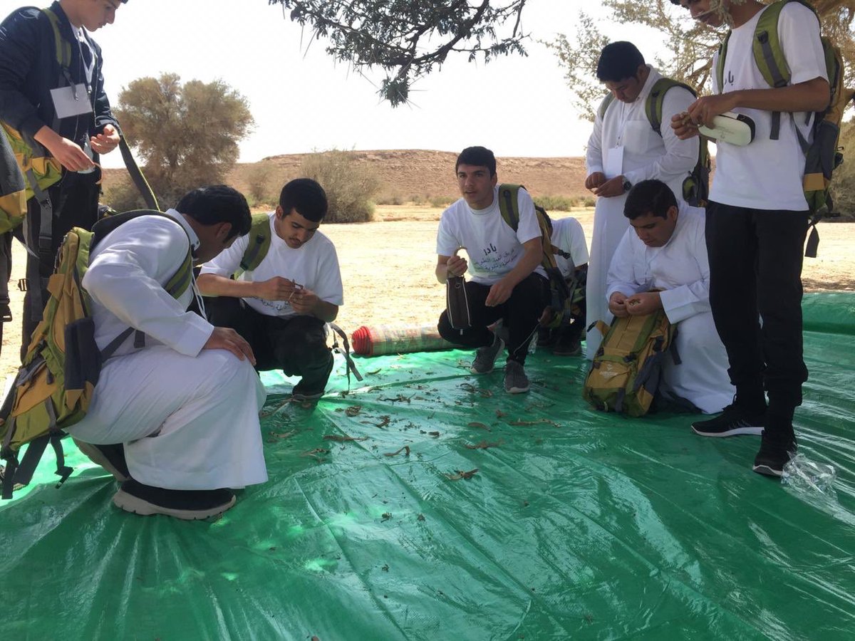 بتوجيه سمو محافظ #الدرعية قام رئيس مركز #العيينة تحت إشراف وزارة البيئة والمياة والزراعة بإطلاق برنامج صاحب السمو الملكي الأمير/ فيصل بن بندر أمير منطقة #الرياض للسياحة #البيئية يوم الاثنين4-7-1440هـ بحضور أعضاء المجلس المحلي والبلدي والأهالي وأصدقاء البيئة وطلاب #المدارس .