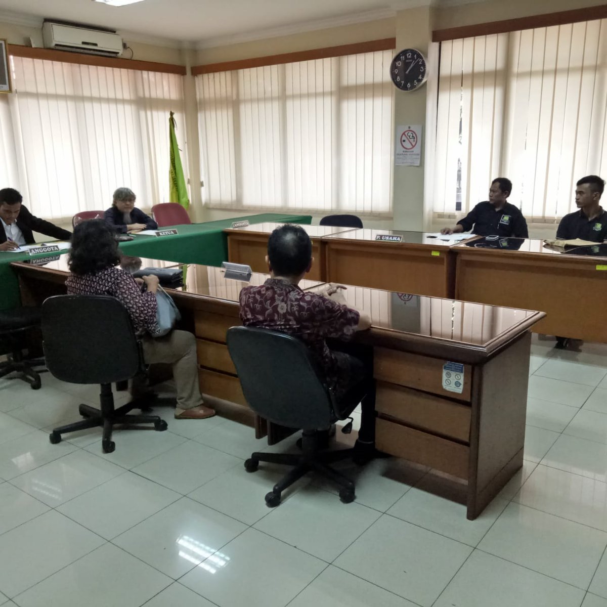 BpskJ's tweet photo. 📅 Kamis, 14 Maret 2019 

🏢 Badan Penyelesaian Sengketa Konsumen Provinsi DKI Jakarta 

📝 Sedang melakukan sidang mediasi dan mencari jalan tengah agar mendapatkan kesepakatan di para pihak terkait pembahasan di sektor properti dan travel 🏘️ https://t.co/hA9EoV7hjw