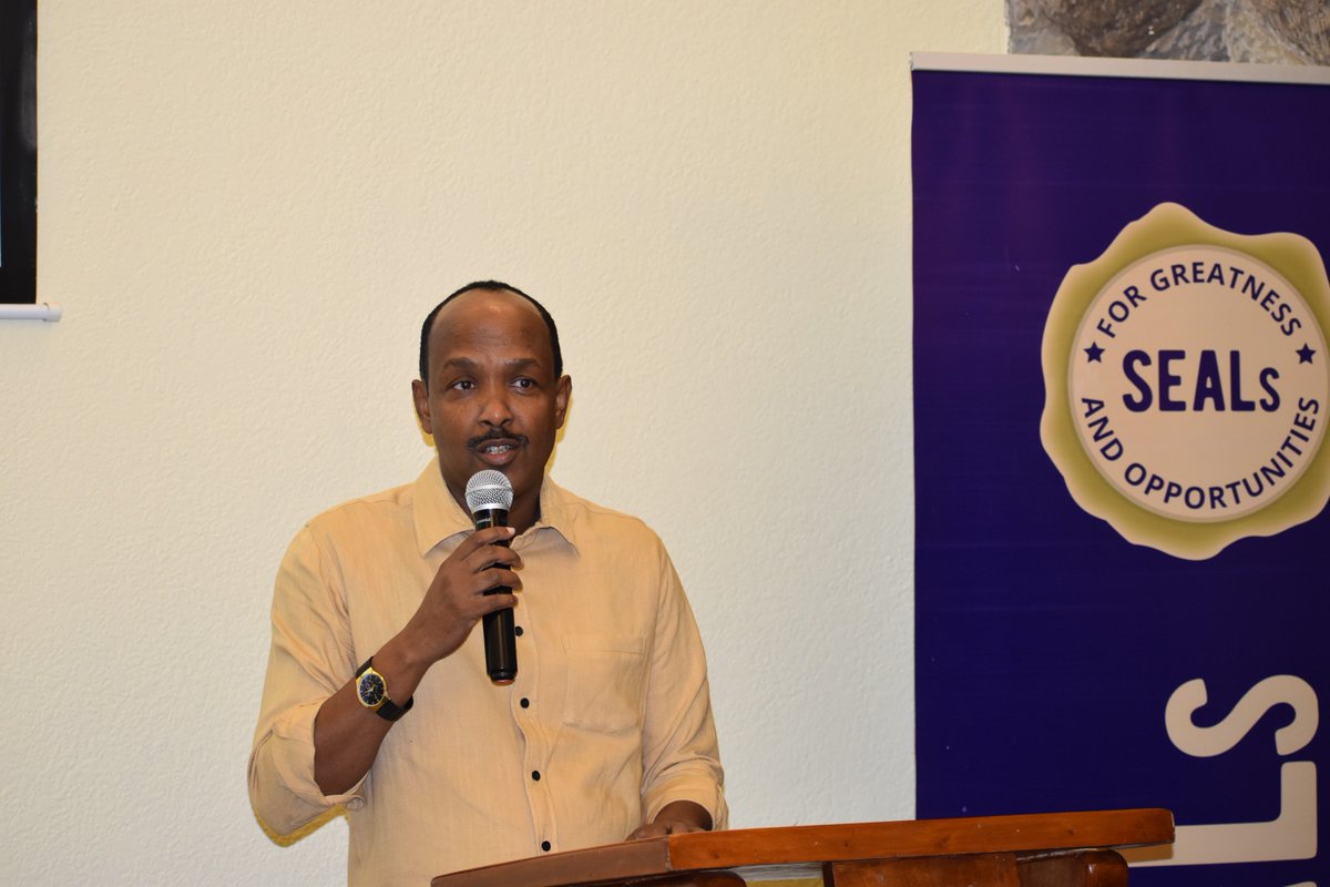 IChooseLife_ICL's tweet photo. @MukhtarAbdiOgle emphasized that we must address the mental health among our Kenyan youths.He also sensitized that young people also want focused solutions in life so as to earn an income and build the nation.
#Empower1MillionYouths
@mikemutungi @vcuonbi @uonbi @EduMinKenya https://t.co/1u24u1JLjh