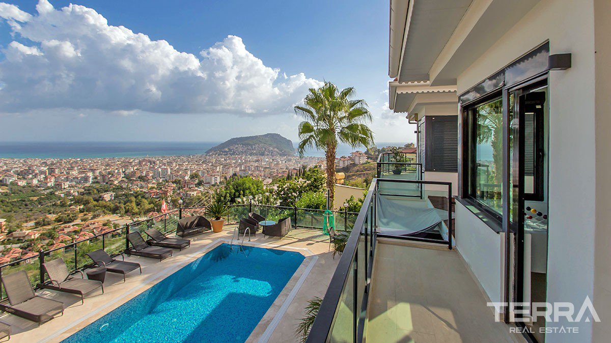 TerraEmlak's tweet photo. Alanya'da Kesintisiz Deniz Manzarasıyla Lüks İkiz Villa

https://t.co/hh1MQY2MDb https://t.co/rVpJzxtRuw