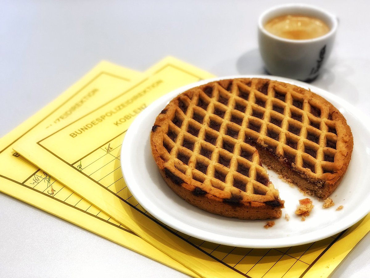bpol_koblenz's tweet photo. Guten Morgen!
Heute ist #PiDay
Braucht es sonst noch irrationale GrΓΌnde fΓΌr ein StΓΌck Kuchen?
Oder 2?
Oder 3,141592653589793... π
*pk
#bpol #cakecontent https://t.co/tdgZOQf9cj
