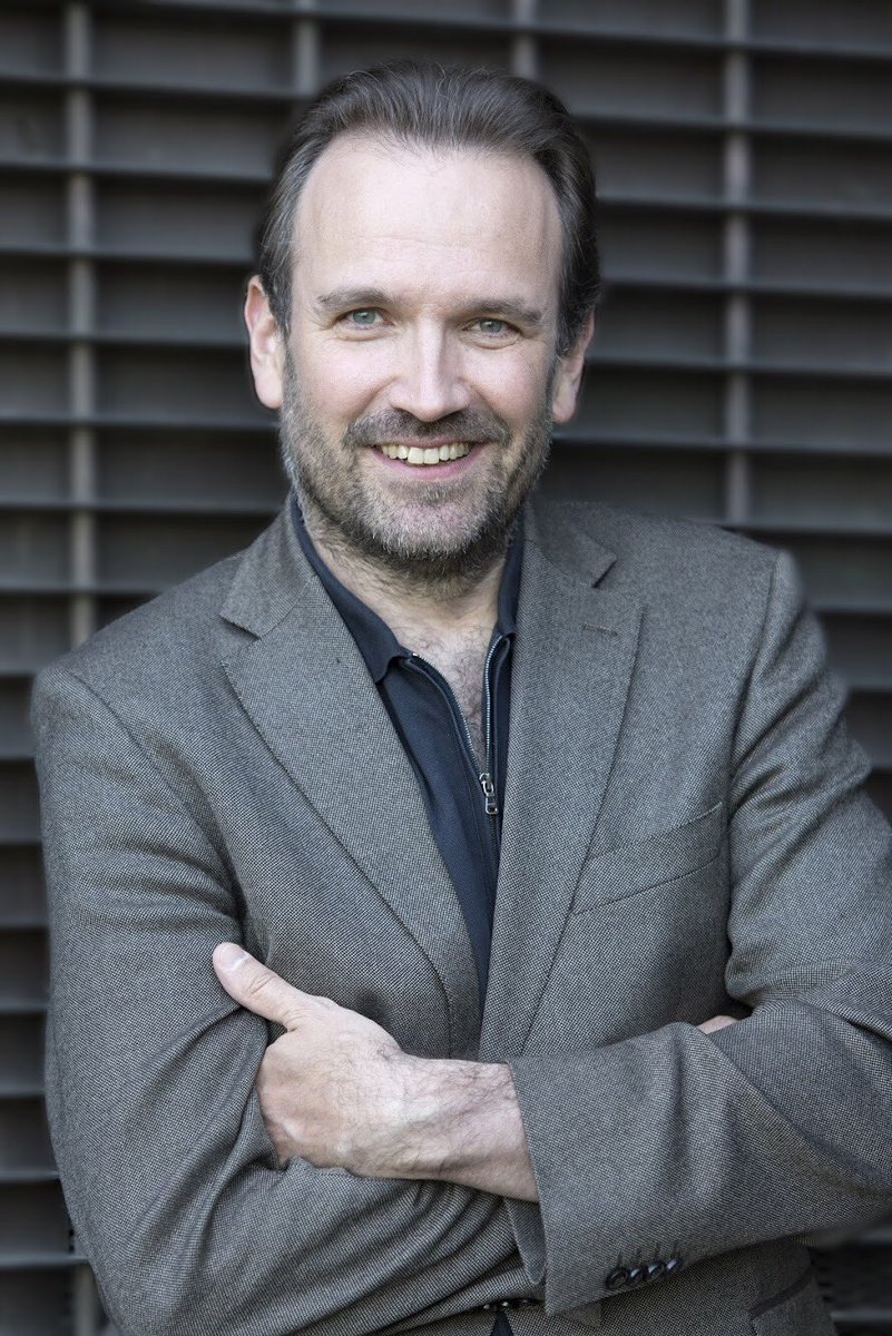 Mikä voisi olla upeampi avaus festivaaleille kuin itsensä suomalaisten sydämiin laulanut baritoni Tommi Hakala? Yhdessä pianisti Kristian Attilan kanssa he johdattelevat kauneimman musiikin maailmaan! Vielä on lippuja jäljellä! #liputmyynnissä #musiikkiaruovesi #tommihakala