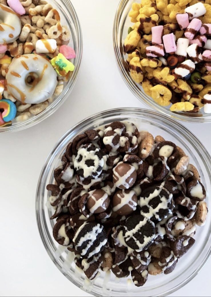 pvstics's tweet photo. Não se esqueça de dar otimismo ao seu café da manhã 🤤🍪🍫 @cris99sc https://t.co/YJtjlypiza