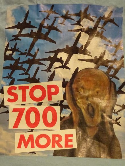 bbcamberwell's tweet photo. @planehell swells the crowd of #stop700more outside the Courts. Gt words from @PlanB_earth @friends_earth @CarolineRussell highlighting @MayorofLondon commitment to zero-ing down emissions targets before 2030 https://t.co/EHjBbUkIrH