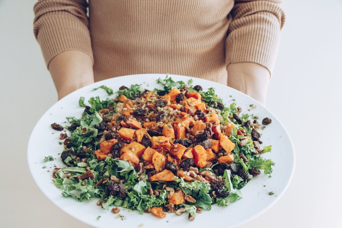 Sweet Potato and Kale Superfood Salad buff.ly/2VWE6ir
