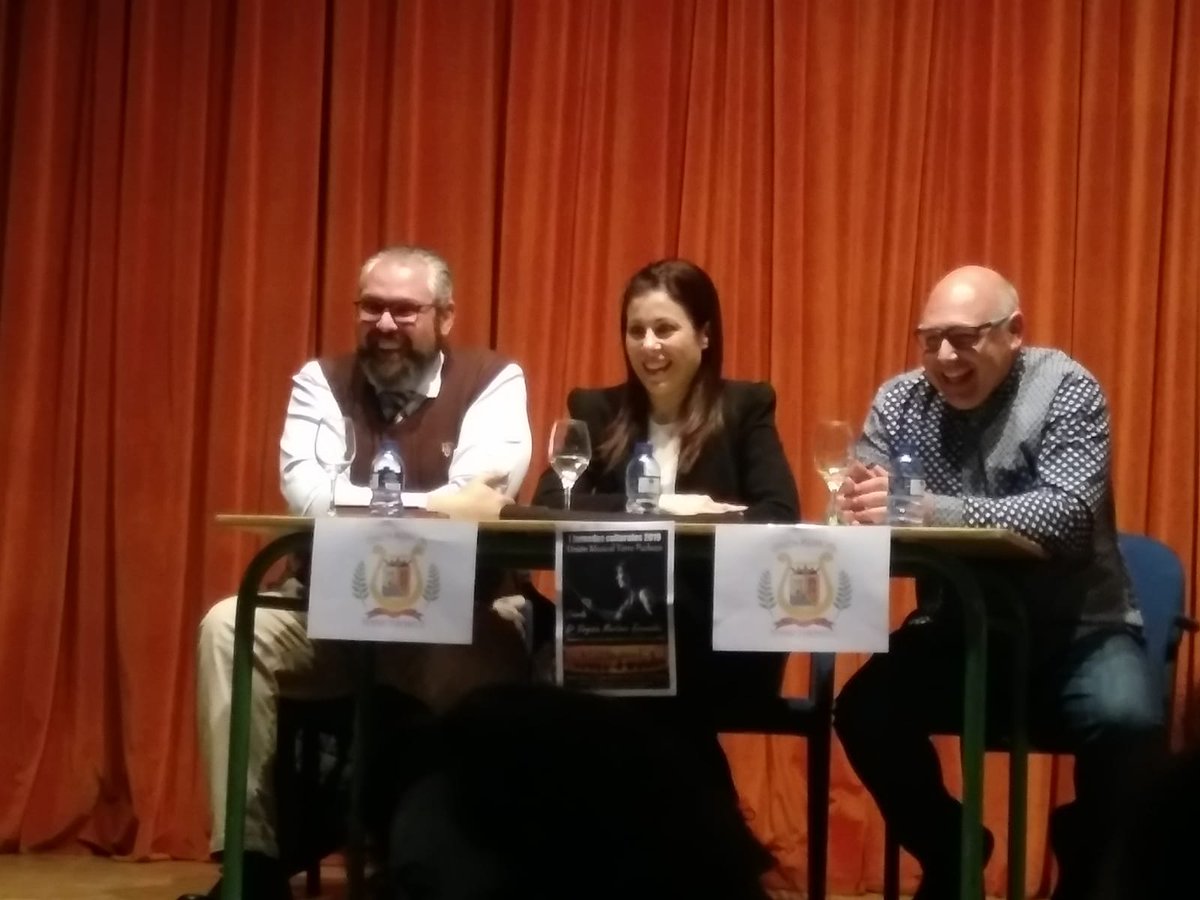 UMTP1's tweet photo. Ayer disfrutamos muchísimo con la charla de Virginia Martínez y de @AlbertoGarre. Gracias a todos los asistir.
#quenadietedigaquenopuedesser
@TPacheco_Ayto
@OJRMurcia @OSRMurcia
@UMTP1 https://t.co/furqjLSwCW