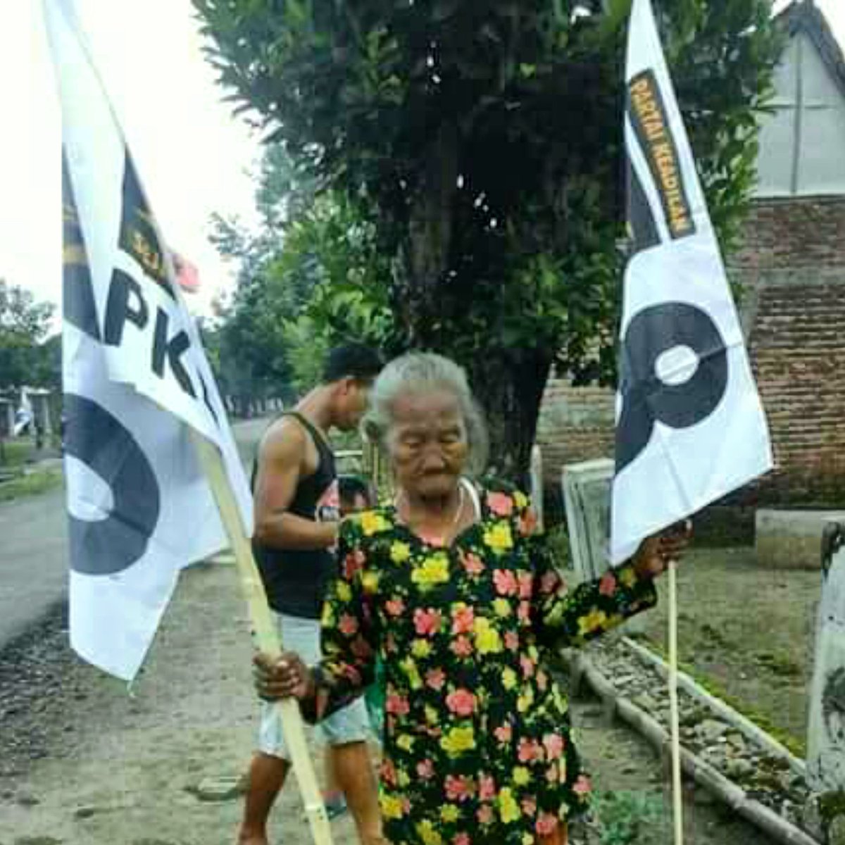 hereafter09's tweet photo. Kalau mereka saja semangat.. 
Tentunya kita lebih semangat lagi ✊✊

#PKS
#AyoLebihBaik https://t.co/LmMDmEGOUi