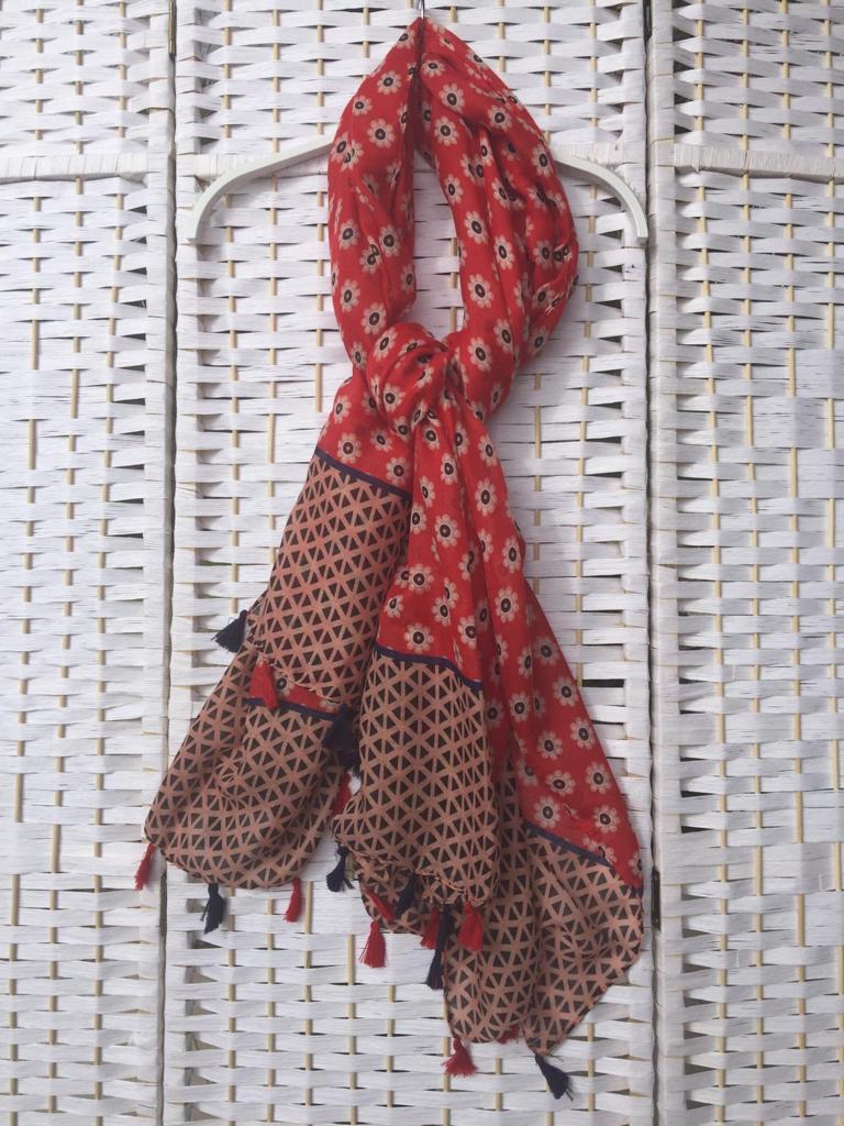 kedatelow's tweet photo. ¡Mirad qué pañuelos más bonitos hemos recibido!
Largos y muy ligeros.
Un complemento ideal para acompañar tu look de primavera.
Precio: 9,95€
¿No son ideales?
🧣
#foulard #pañuelo #modaprimavera #complementos #lookideal #imagenpersonal #shopping #tendencias2019 #kedatelow https://t.co/tRytgxyJj6