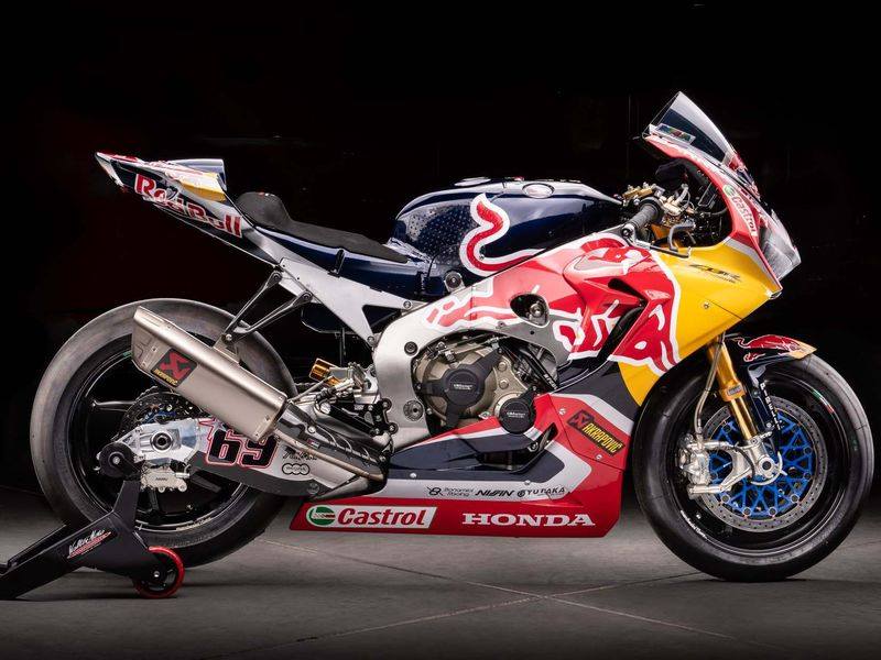 EvenMoreBikes's tweet photo. Fancy owning Nicky Hayden’s actual WSB Fireblade?
Link to story - https://t.co/fWTxHEGDu0
@NickyHayden @WorldSBK @MotoGP @Barracudara @redbull @RedBullUK @WhyArai @TenKateRacingPr
#WSB2017 #fireblade #legend #motorbike #motorcycle #nickyhayden #racing #tenkate #race https://t.co/uNswDTZq9G