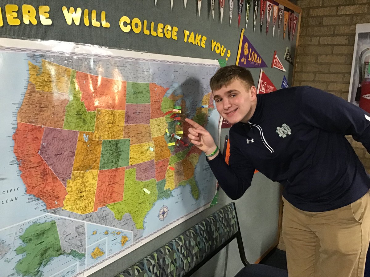 nddonscounselor's tweet photo. Dons headed your way! @SLU_Official @IUAdmissions @carthagecollege https://t.co/ZOnhOZWUcu